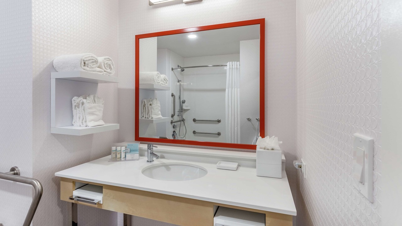 Photo of Bathroom in Downtown Oakland