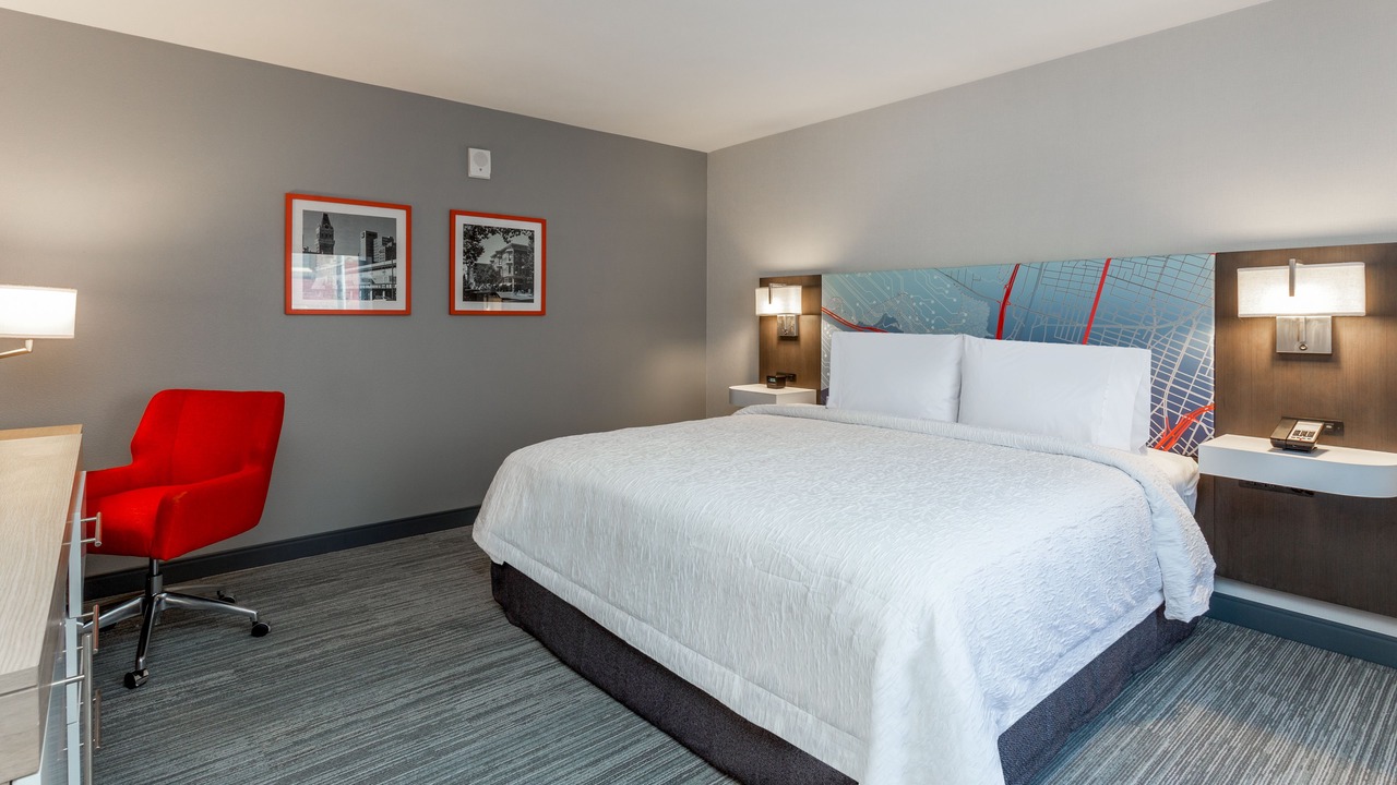 Photo of Bedroom in Downtown Oakland