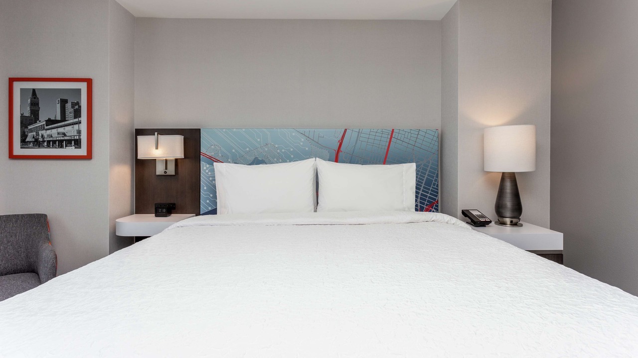 Photo of Bedroom in Downtown Oakland
