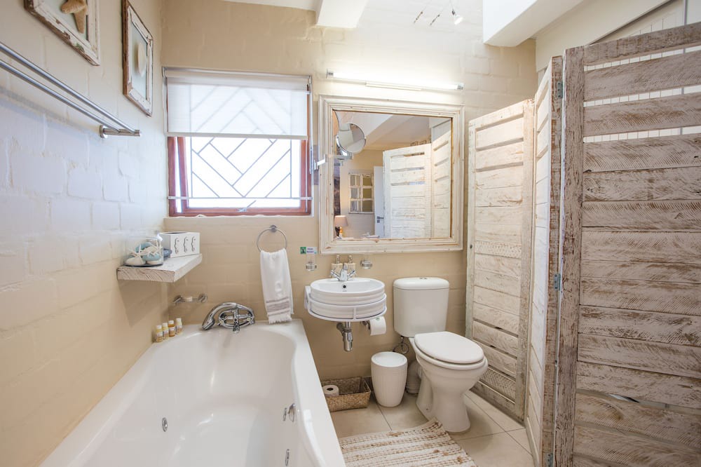 Photo of Bathroom in Dwarskersbos