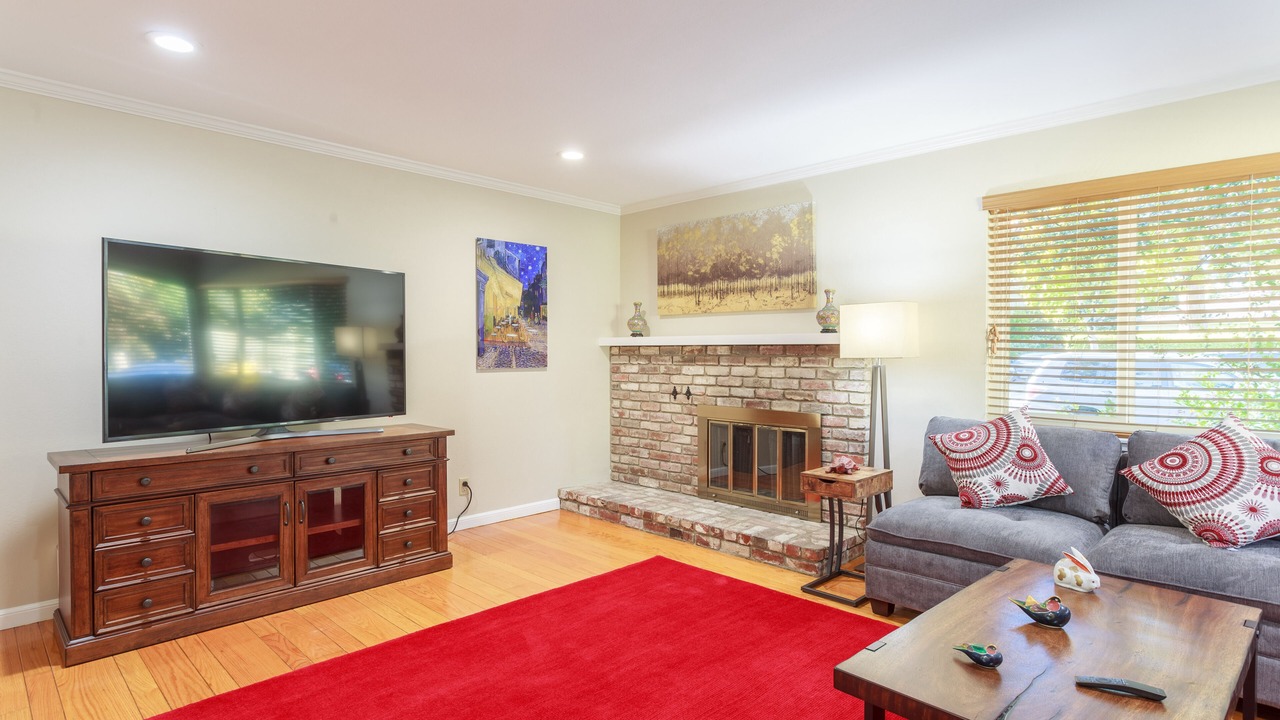 Photo of Livingroom in Old Palo Alto