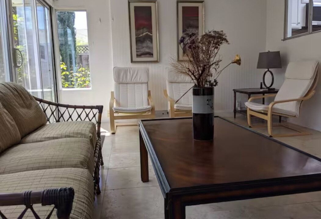 Photo of Livingroom in Old Palo Alto