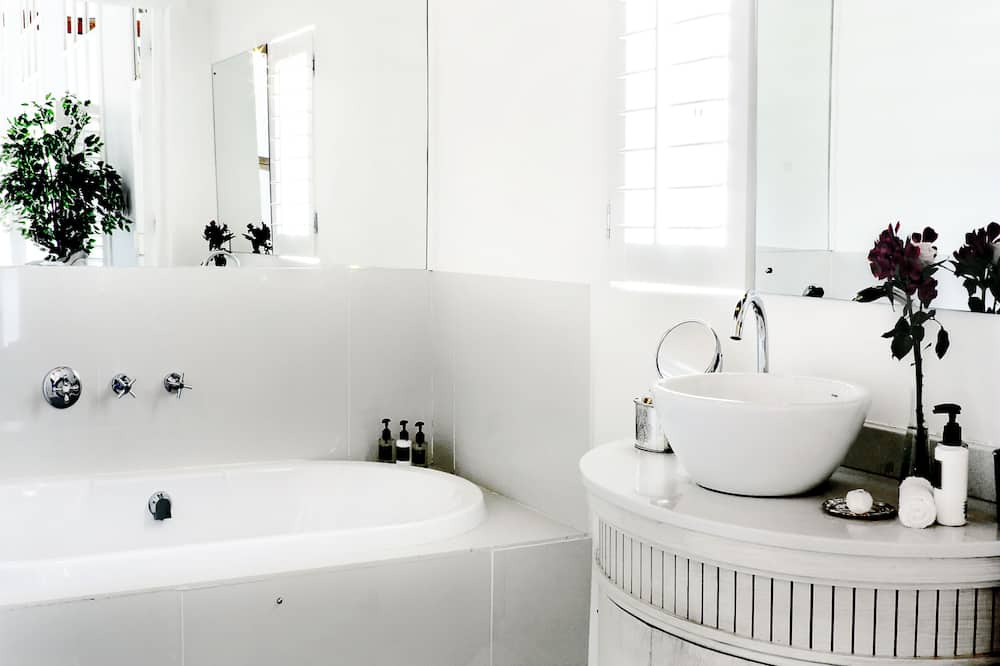 Photo of Bathroom in Drakenstein