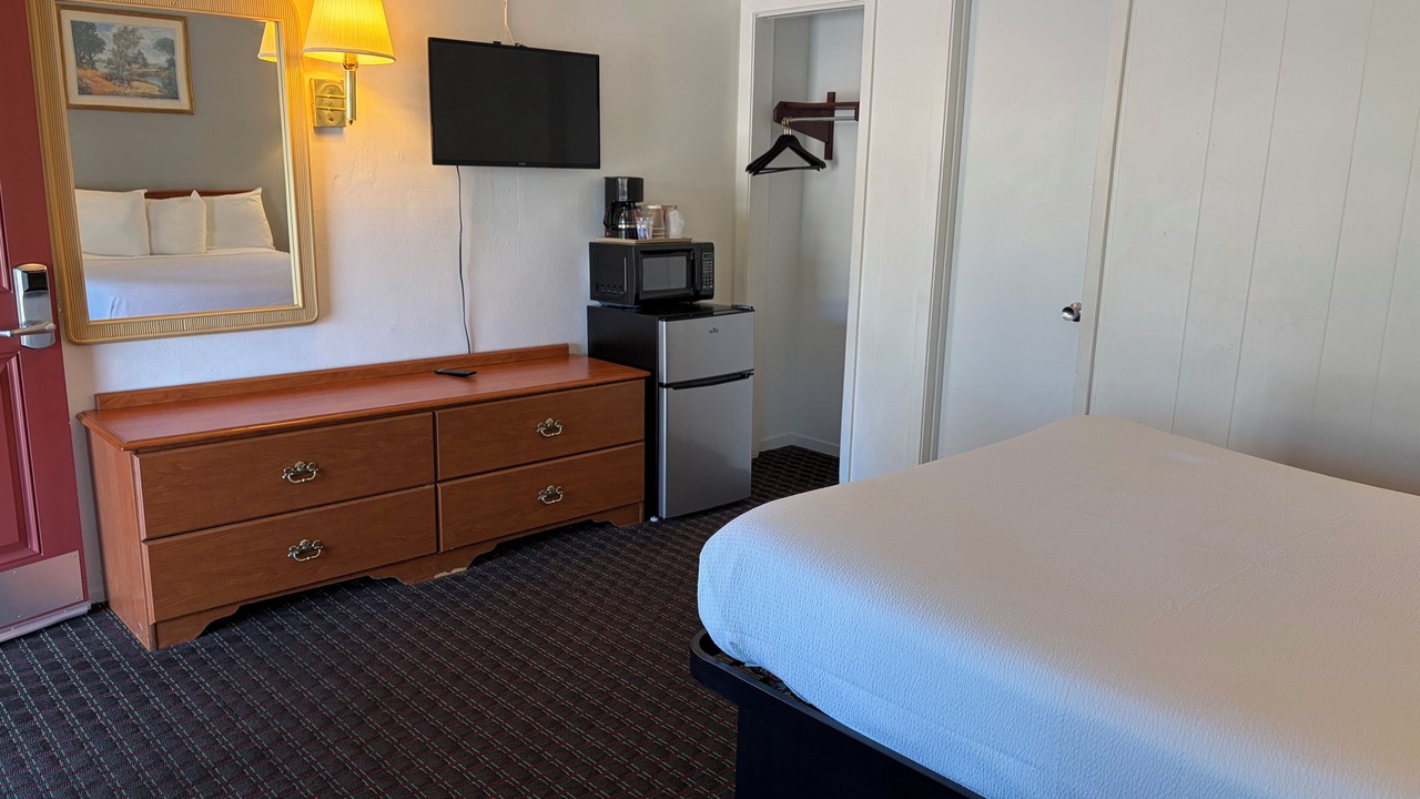 Photo of Bedroom in Willits