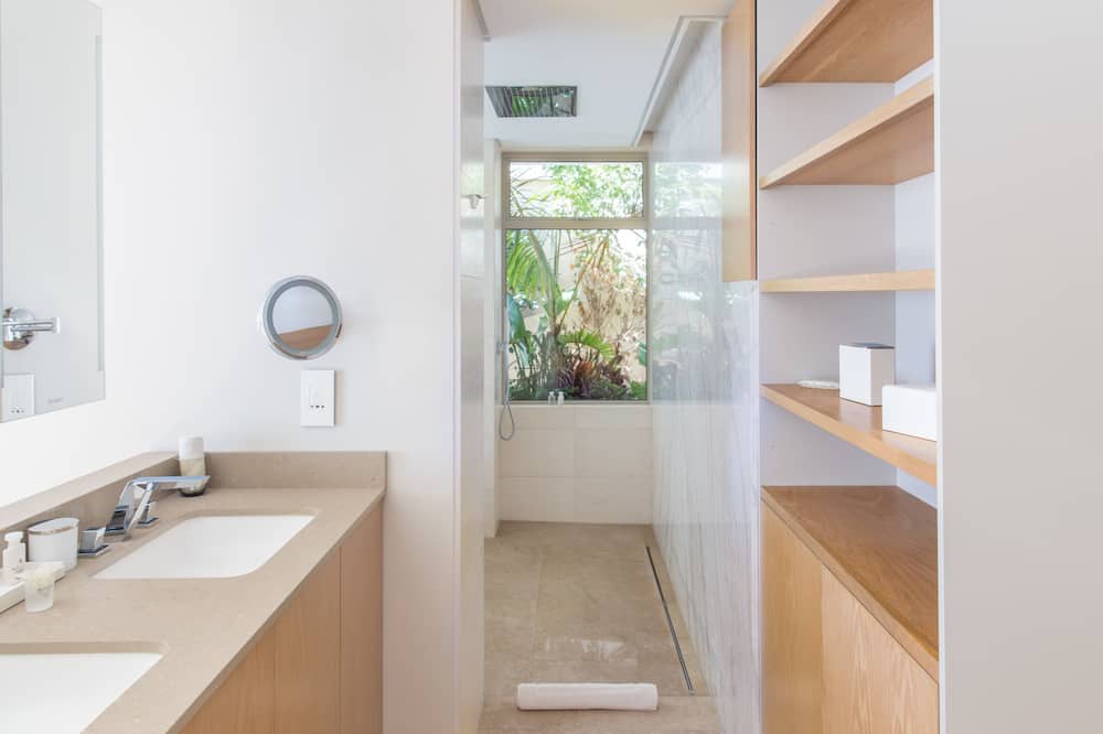 Photo of Bathroom in Bantry Bay