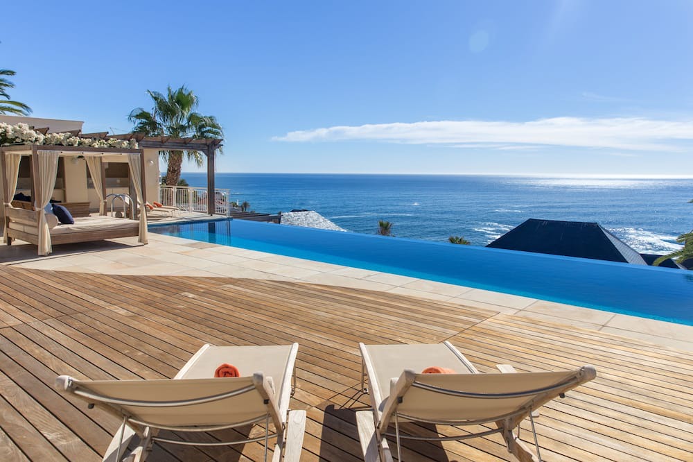 Photo of Bedroom in Bantry Bay