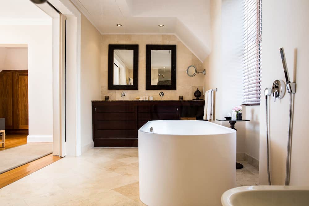 Photo of Bathroom in Bantry Bay
