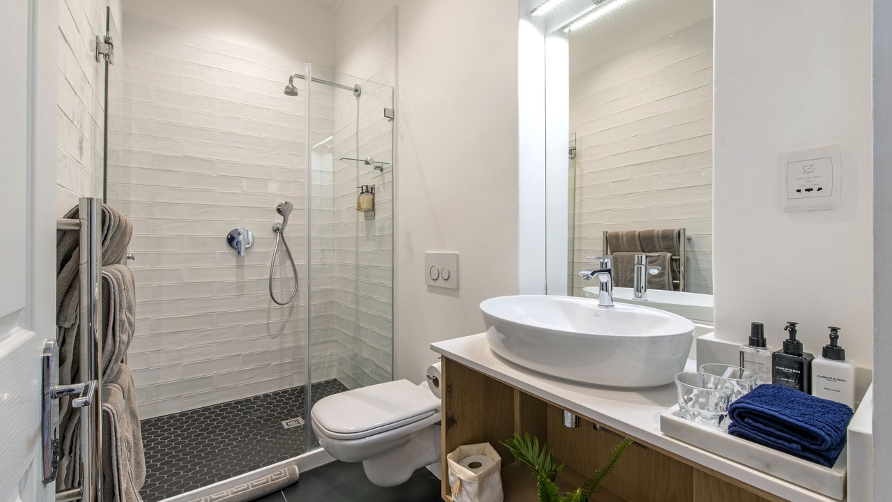 Photo of Bathroom in Three Anchor Bay