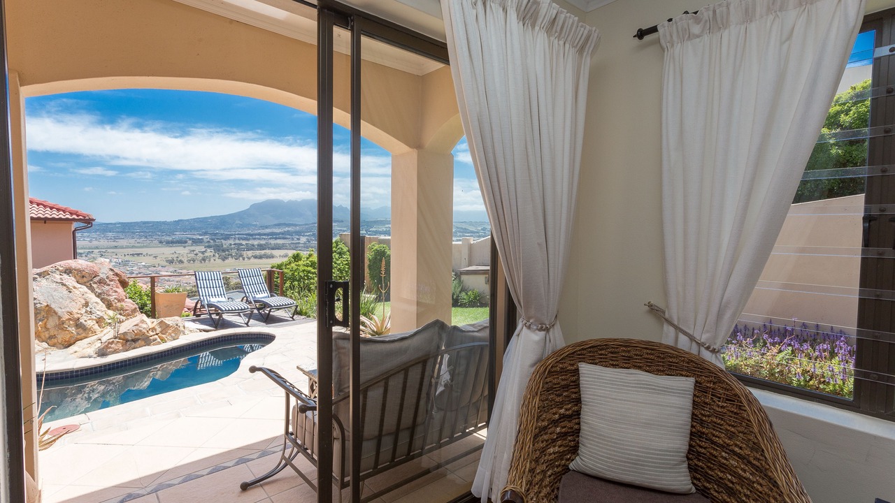Photo of Patio Balcony in Mountainside