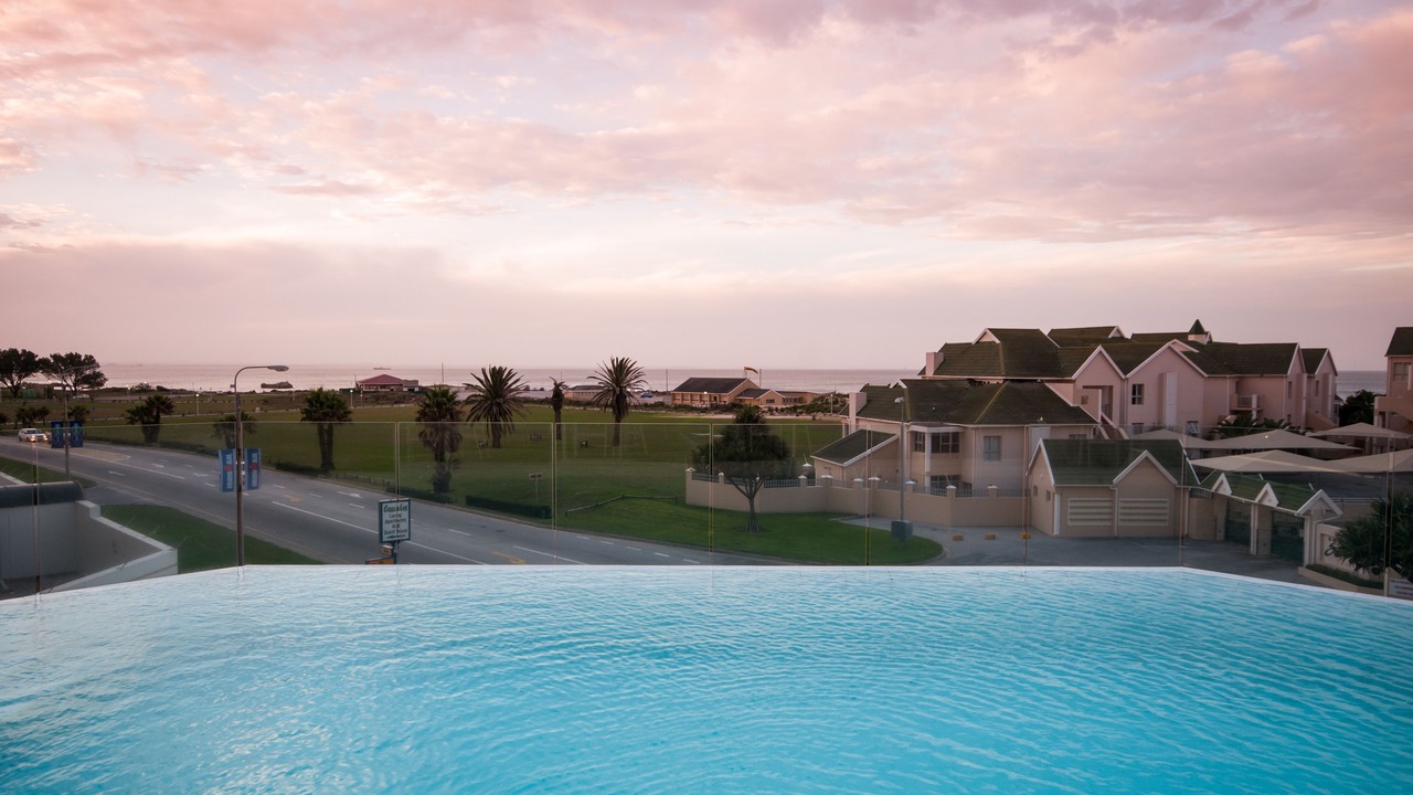 Photo of Outdoor in Pollok Beach