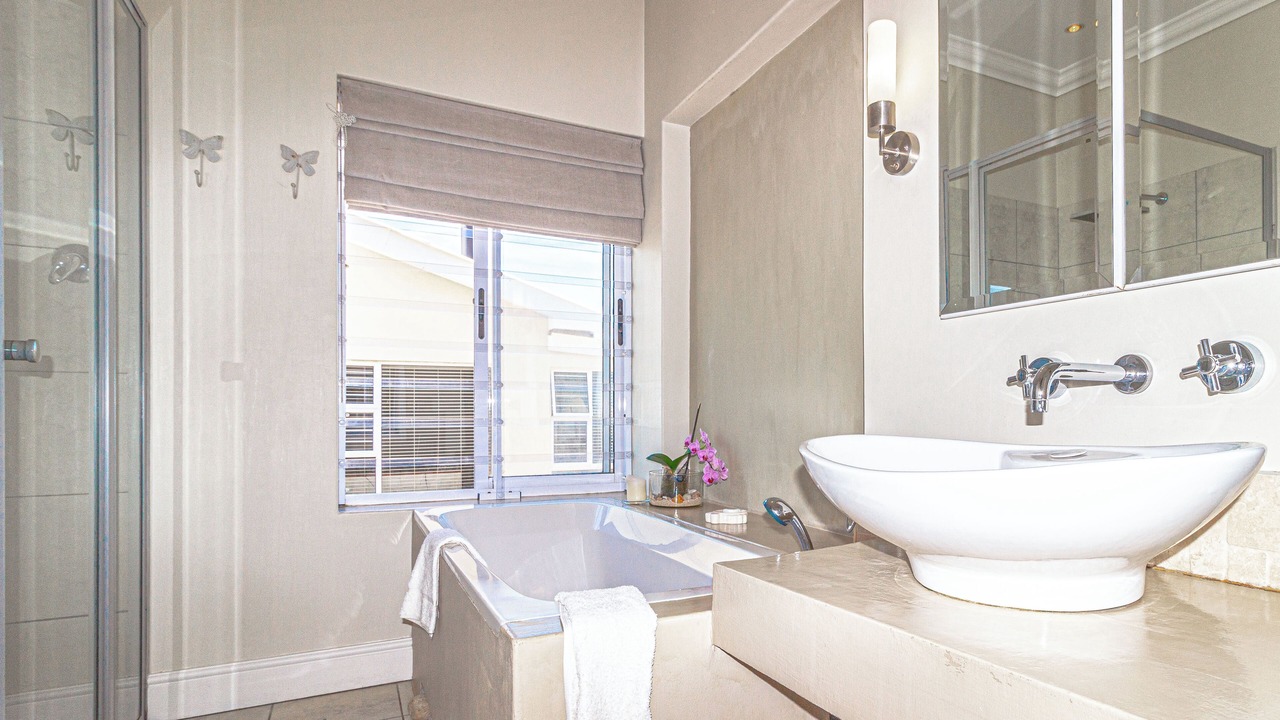 Photo of Bathroom in Sandbaai