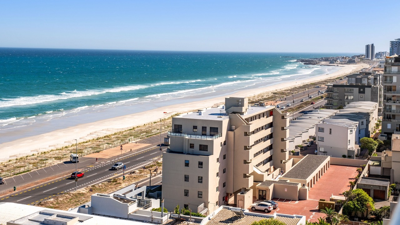 Photo of Others in Bloubergstrand