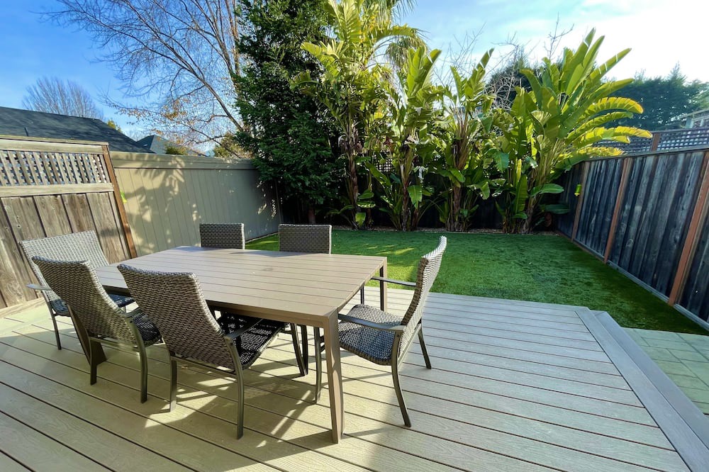 Photo of Patio Balcony in Picnic Valley