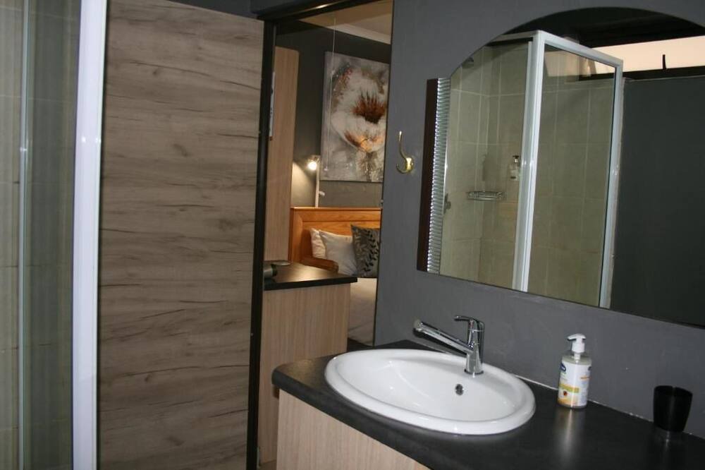 Photo of Bathroom in Parys