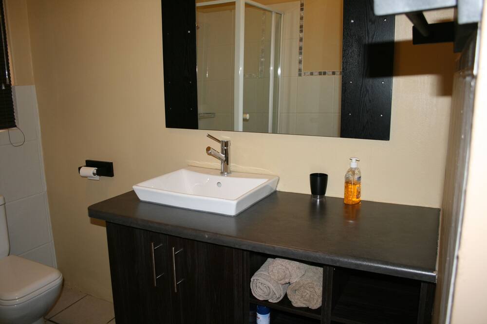 Photo of Bathroom in Parys