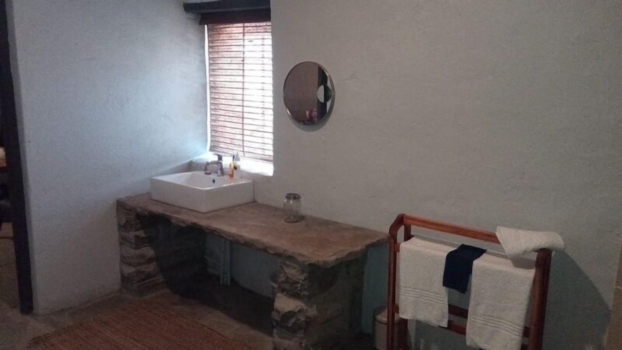 Photo of Bathroom in Karoo Hoogland