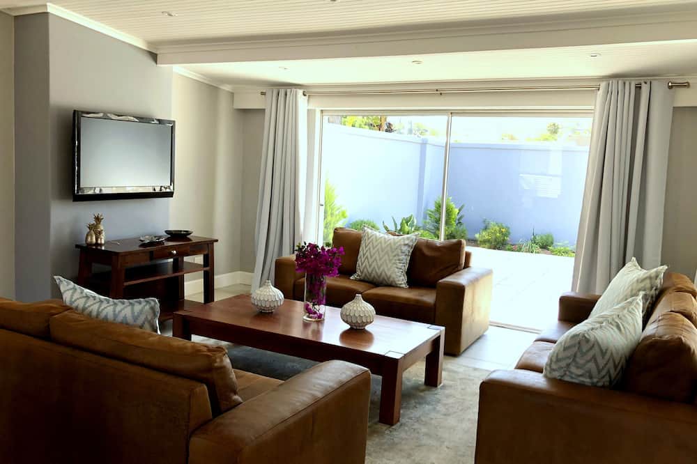 Photo of Livingroom in Knysna Central