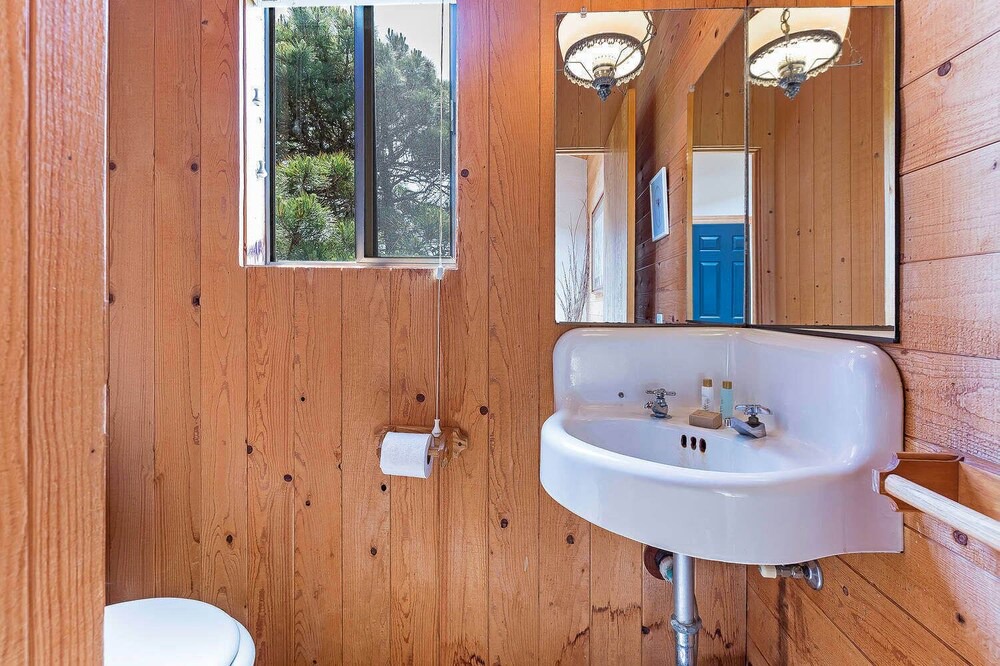 Photo of Bathroom in Sea Ranch