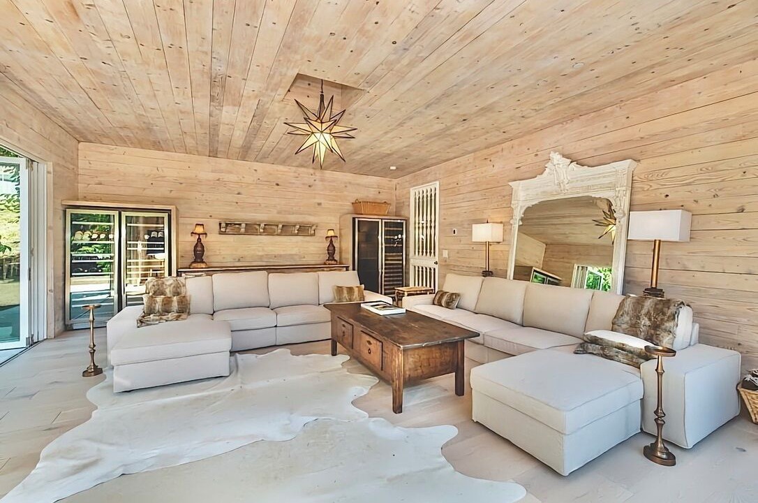 Photo of Livingroom in Kenwood