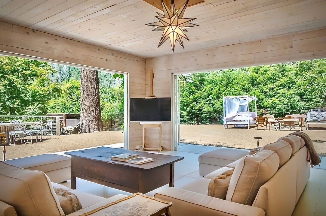Photo of Livingroom in Kenwood
