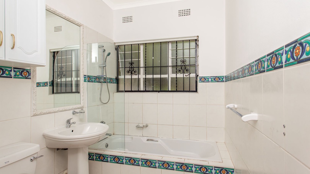 Photo of Bathroom in Greater Johannesburg Metropolitan Area