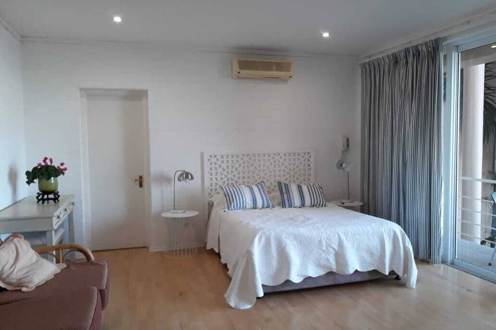 Photo of Bedroom in Bantry Bay