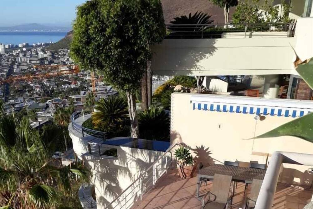 Photo of Outdoor in Bantry Bay