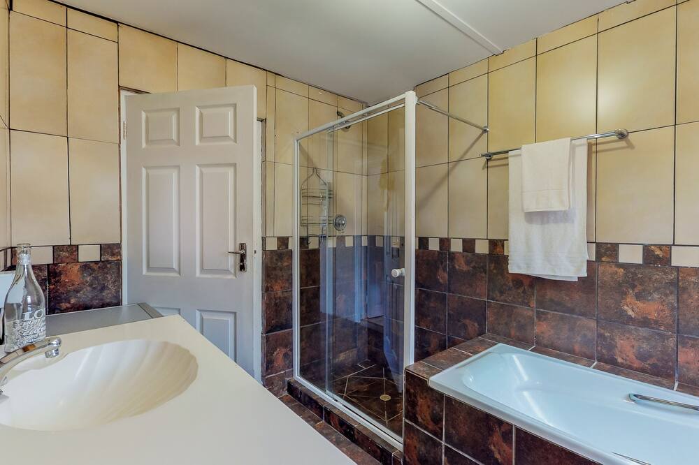 Photo of Bathroom in Westcliff