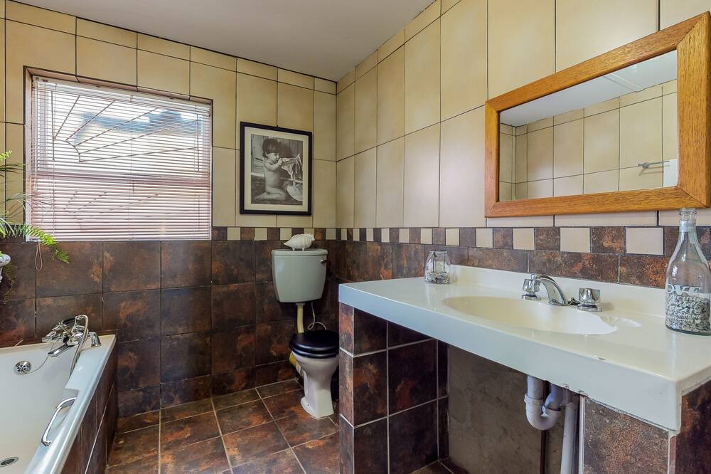 Photo of Bathroom in Westcliff