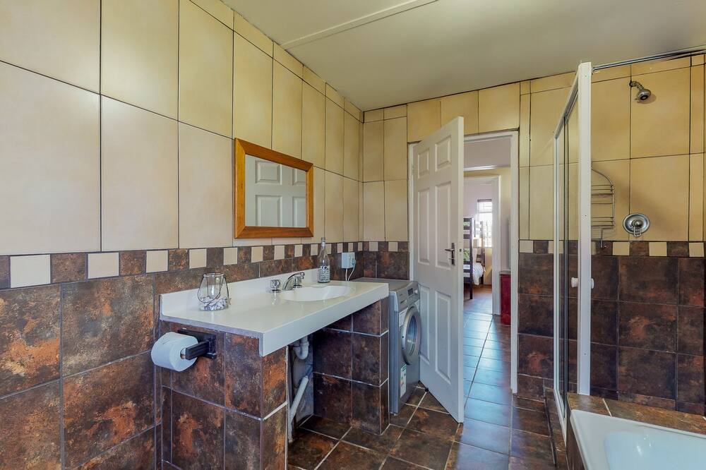 Photo of Bathroom in Westcliff
