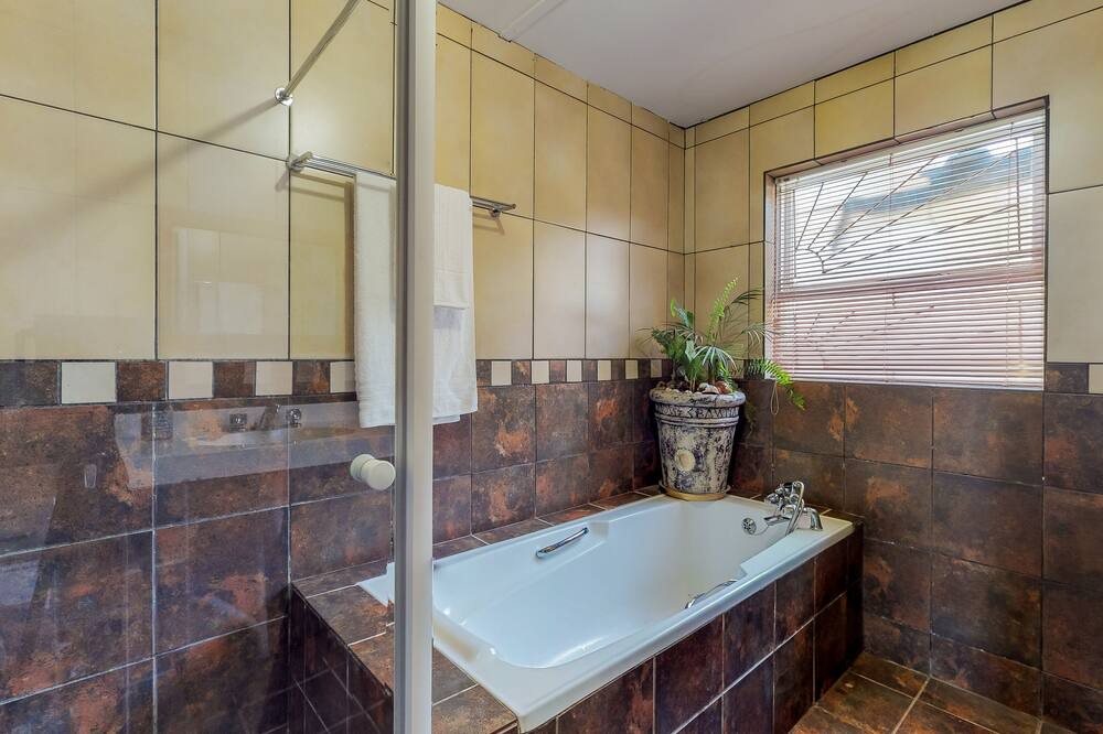Photo of Bathroom in Westcliff