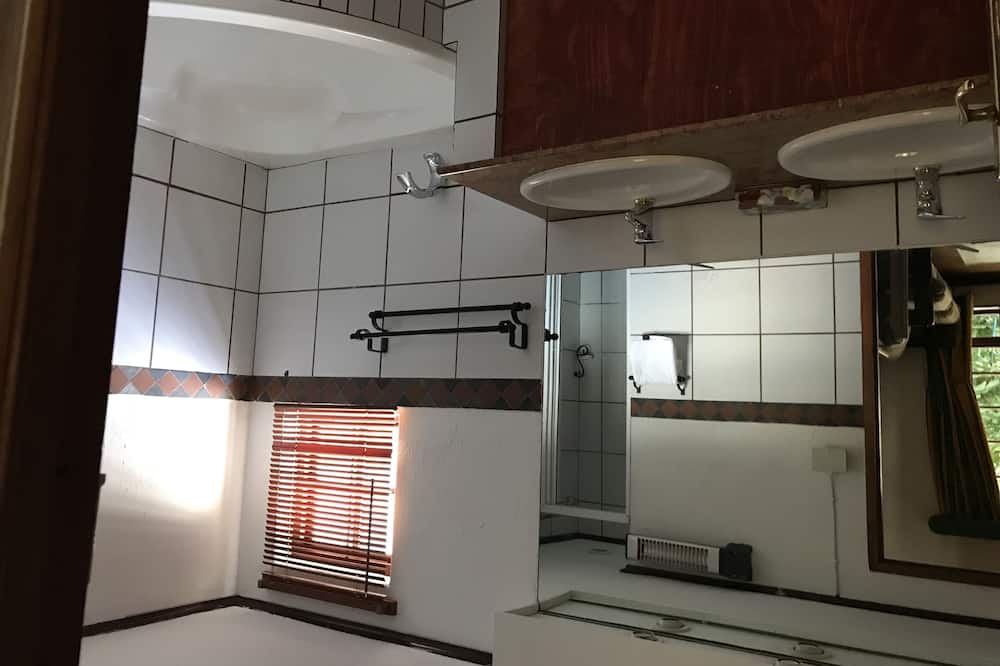 Photo of Bathroom in Garsfontein