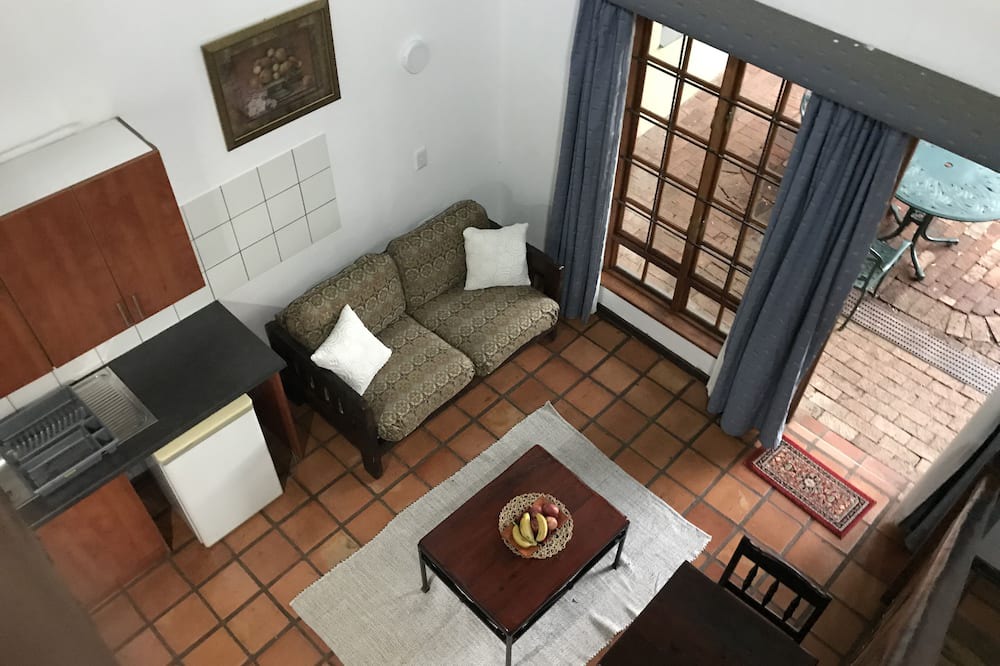 Photo of Livingroom in Garsfontein