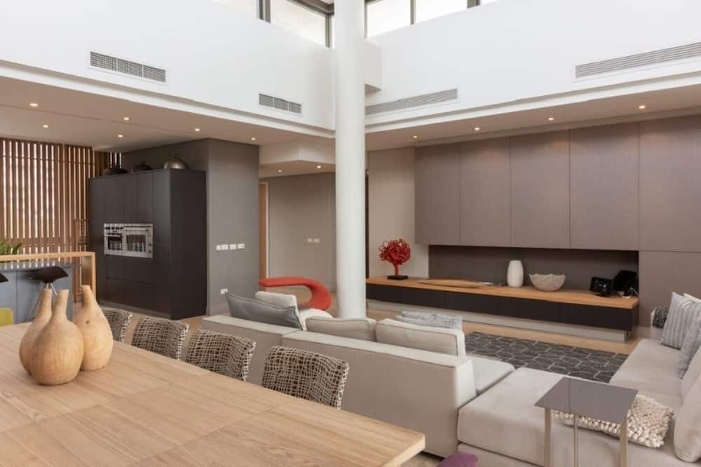 Photo of Livingroom in Victoria and Alfred Waterfront