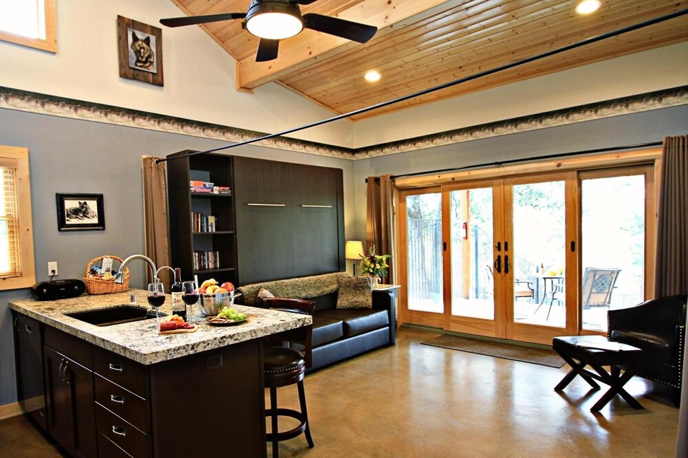 Photo of Bedroom in Pine Grove