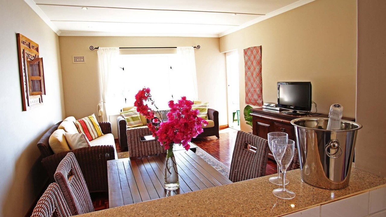 Photo of Livingroom in Redhill