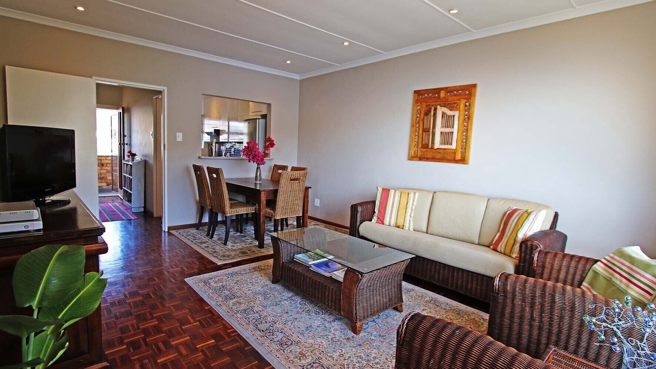 Photo of Livingroom in Redhill