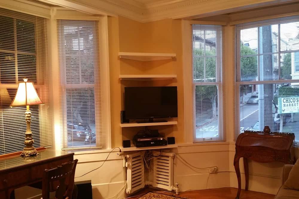 Photo of Livingroom in Nob Hill