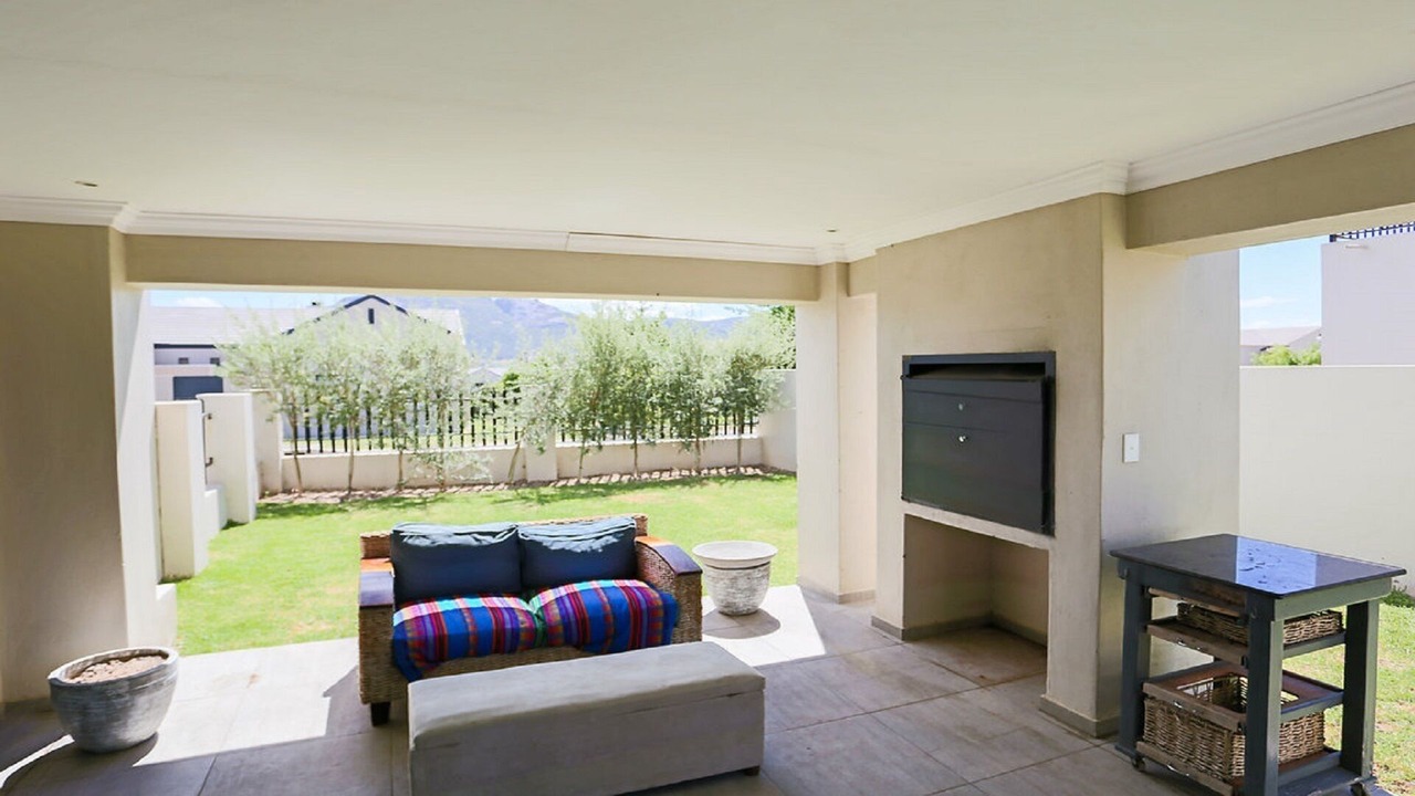 Photo of Livingroom in Paarl