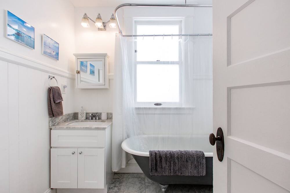 Photo of Bathroom in Nob Hill