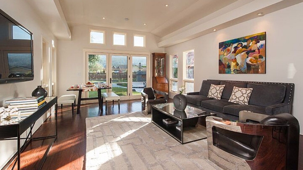 Photo of Livingroom in St. Helena