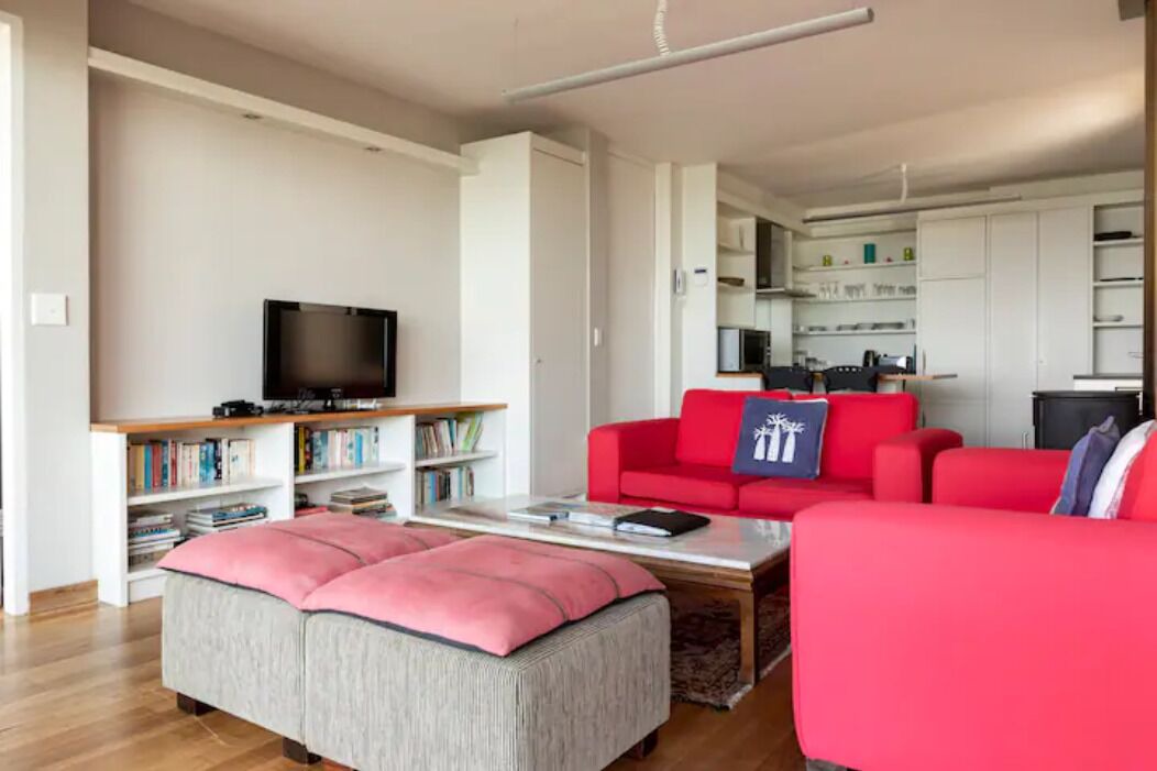 Photo of Livingroom in Redhill