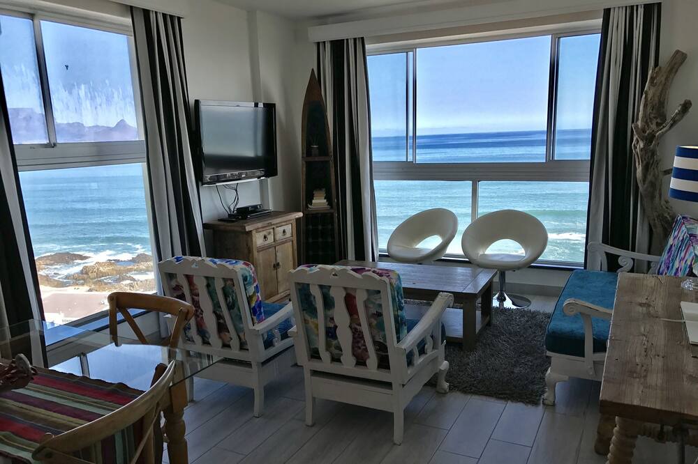 Photo of Others in Bloubergstrand