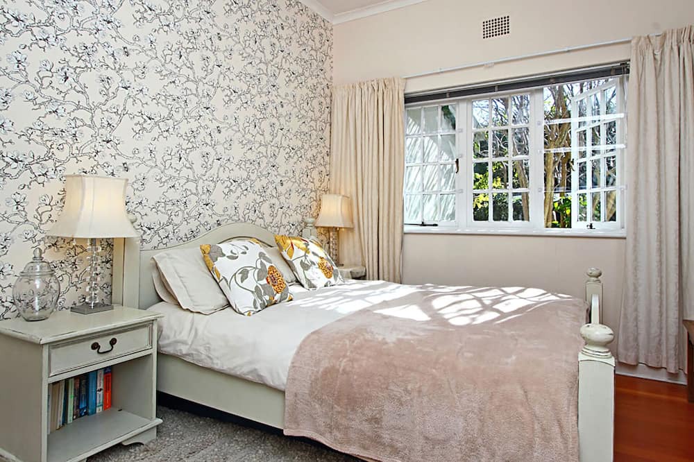 Photo of Bedroom in Scott Estate