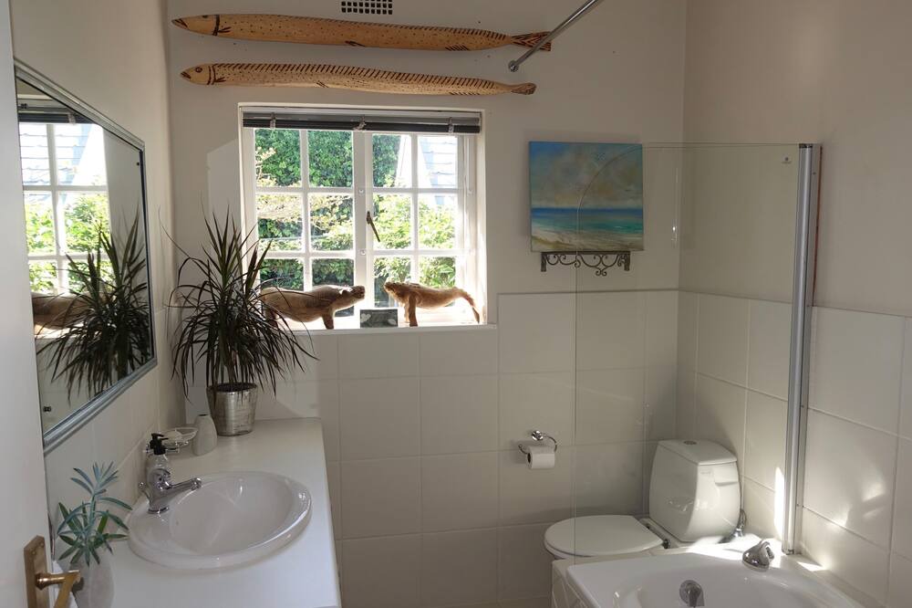 Photo of Bathroom in Scott Estate