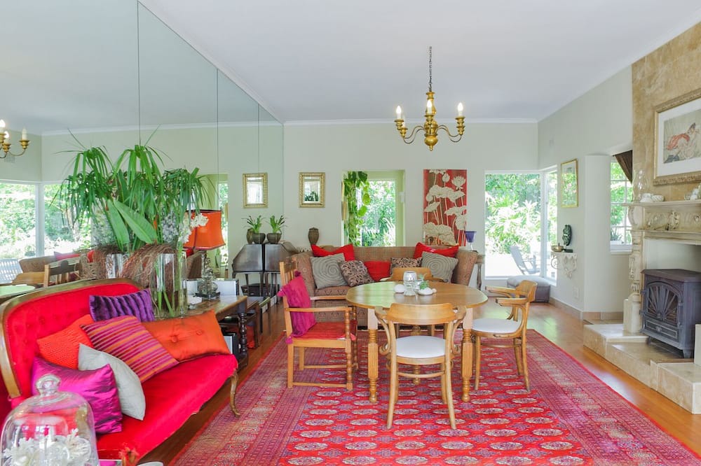Photo of Livingroom in Scott Estate