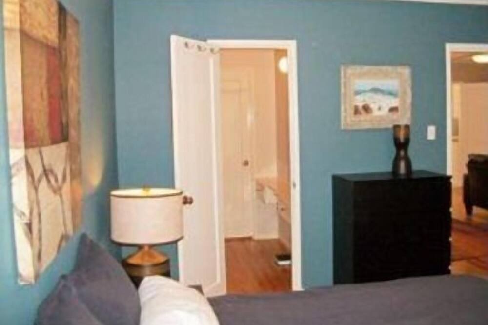 Photo of Bedroom in Pacific Heights