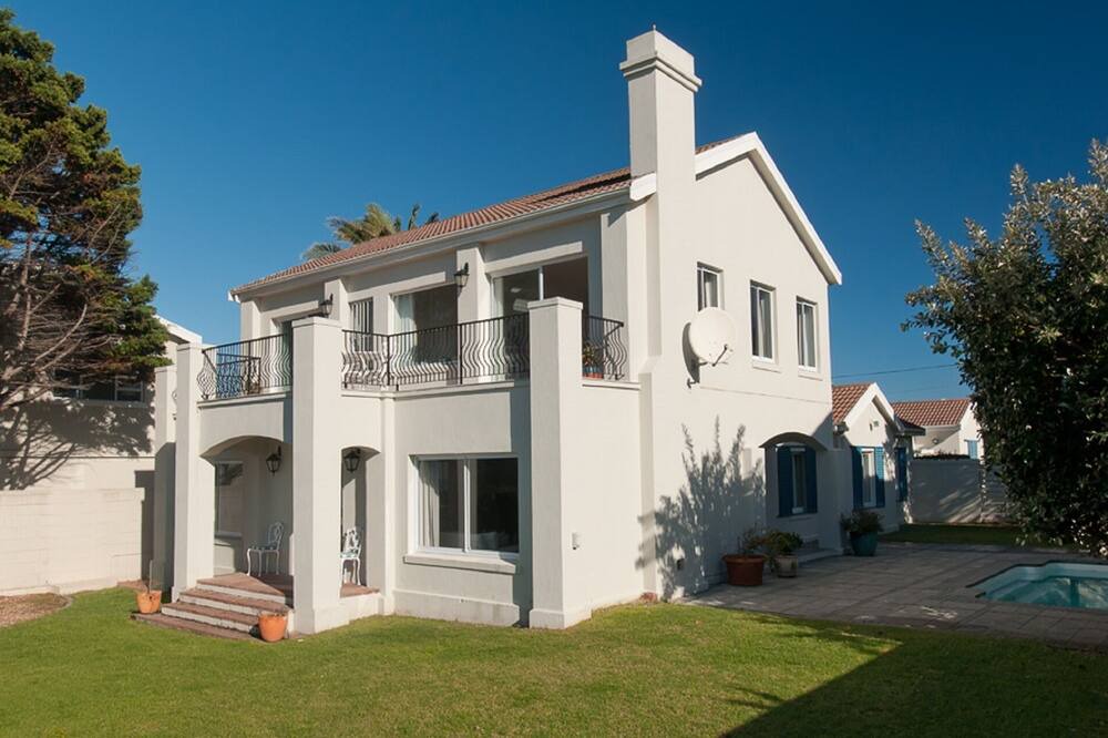 Photo of Others in Westcliff
