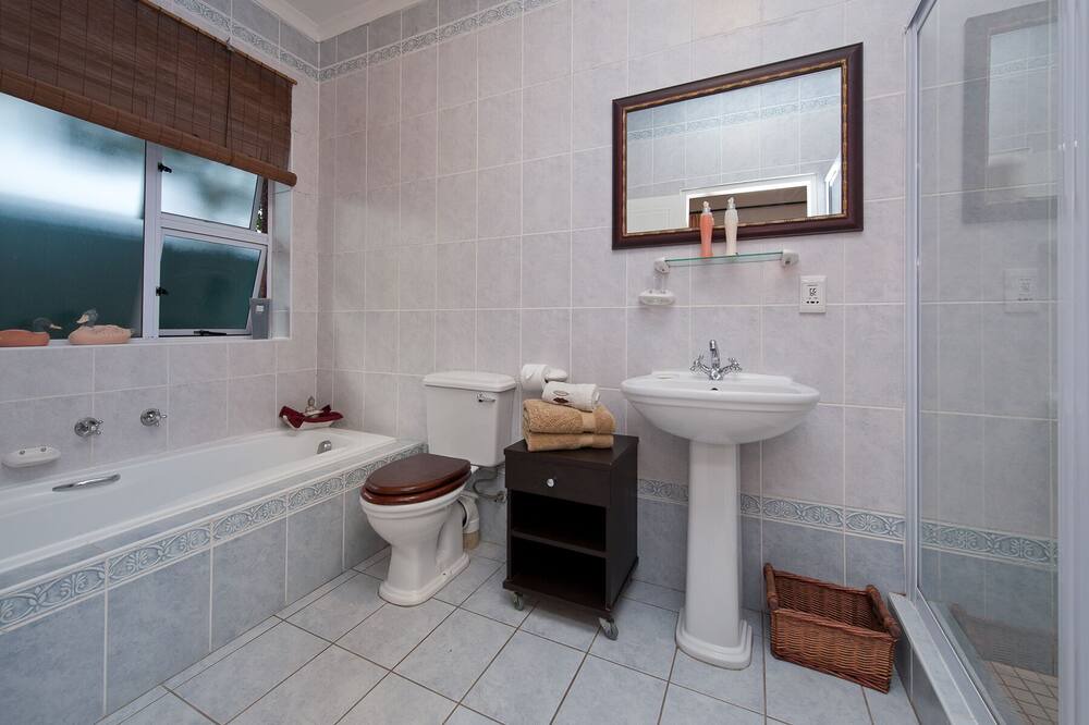 Photo of Bathroom in Eastcliff