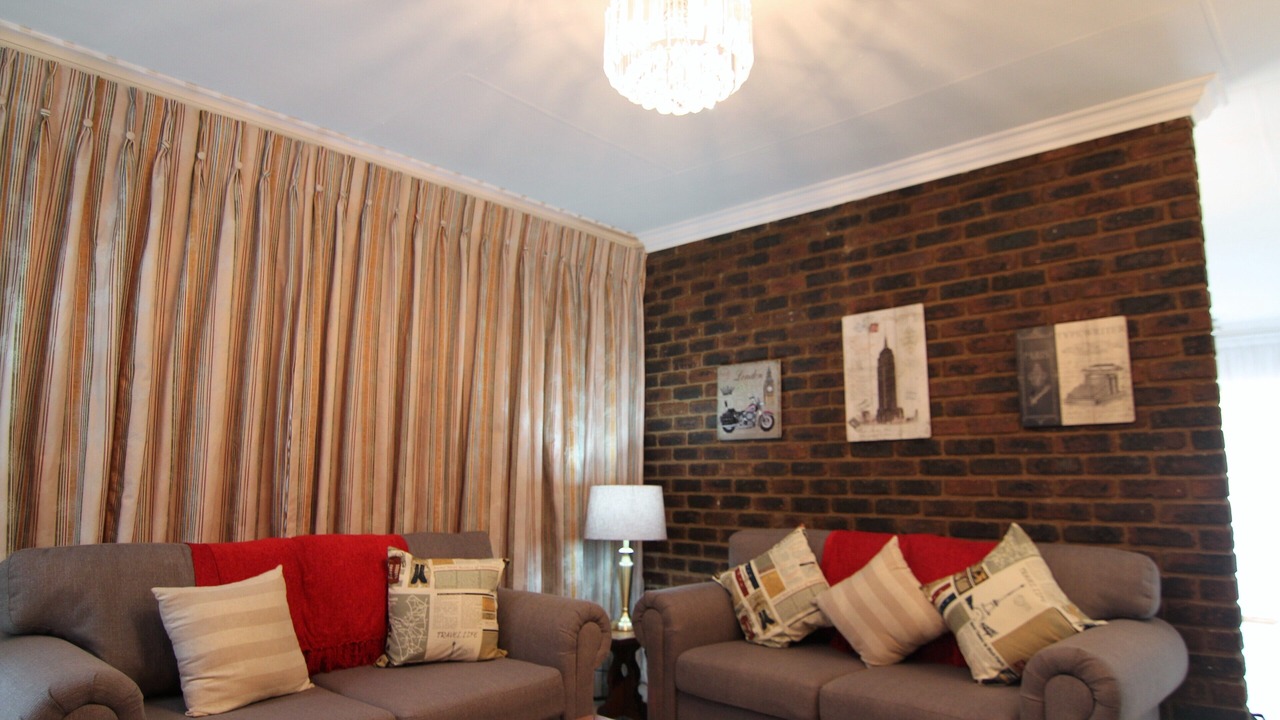 Photo of Livingroom in Alberton